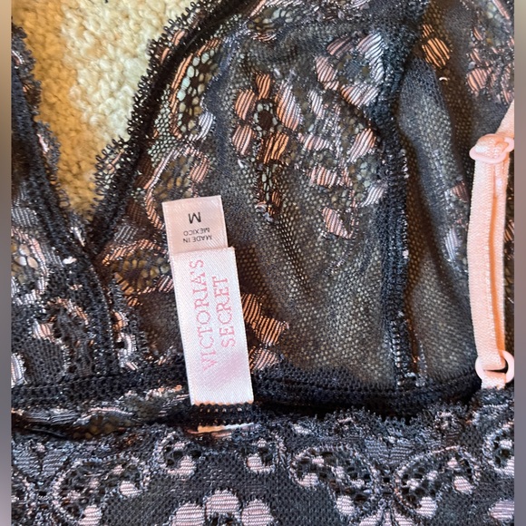 Lacey Lingerie Set - Picture 5 of 6